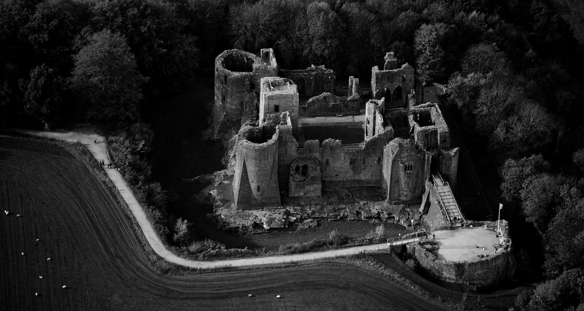 Goodrich castle english heritage virtual tour